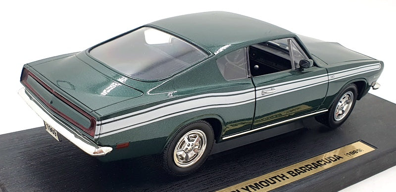 Road Legends 1/18 Scale Diecast 92178 - 1969 Plymouth Barracuda - Green
