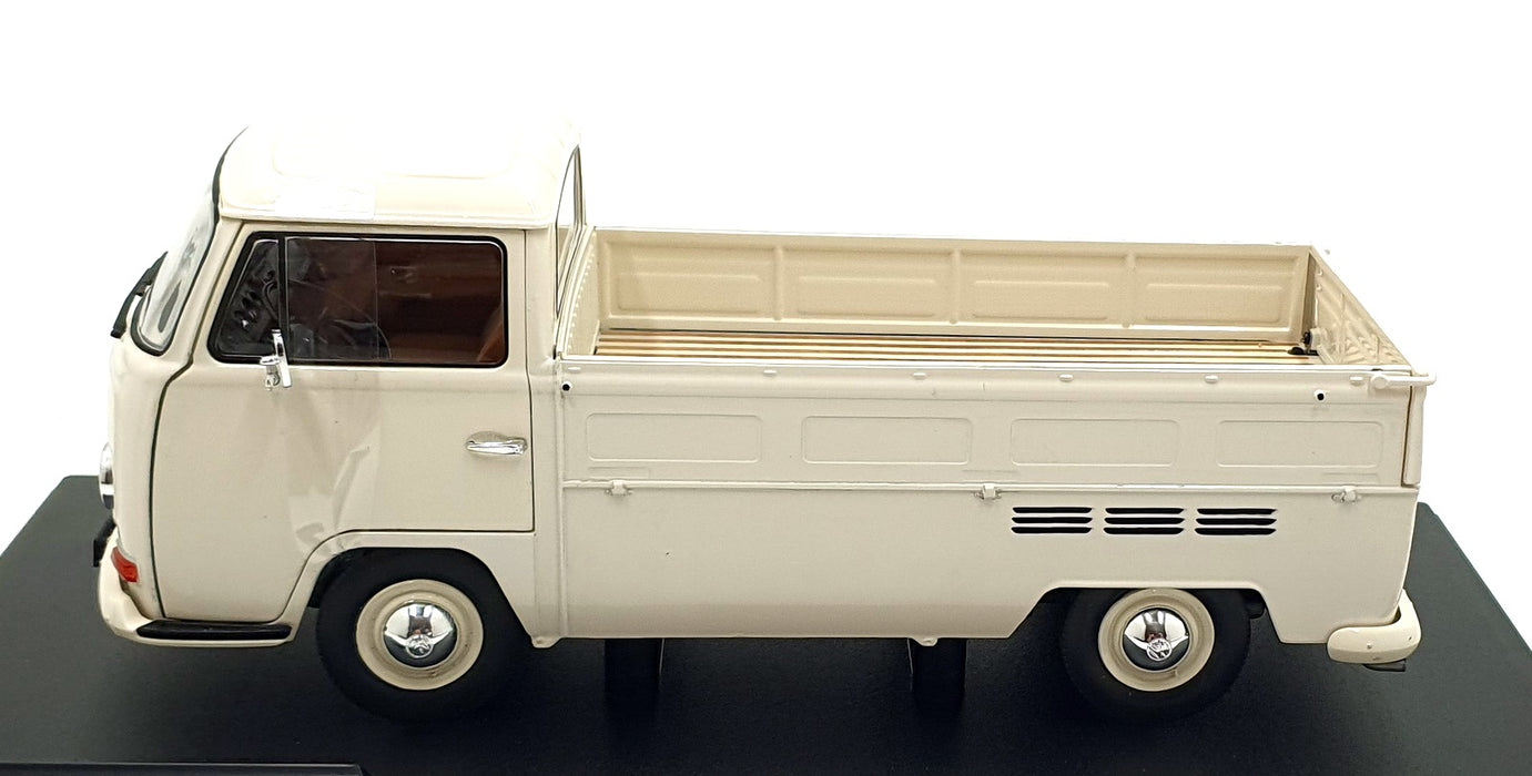 Solido 1/18 Scale Diecast S1809404 - 1968 Volkswagen T2 Pick Up Porsche Service