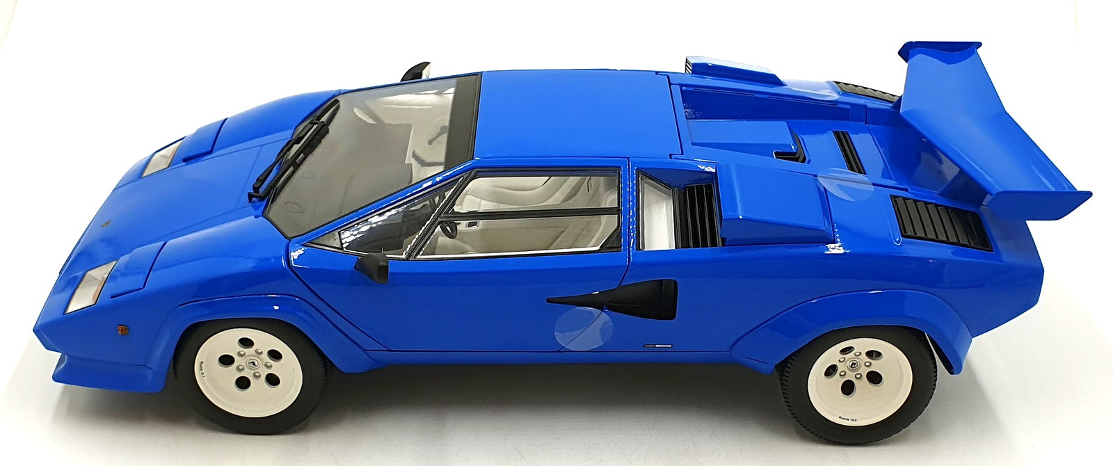 KK Scale 1/12 Scale KKDC120145 - 1985 Lamborghini Countach LP5000S QV - Blue