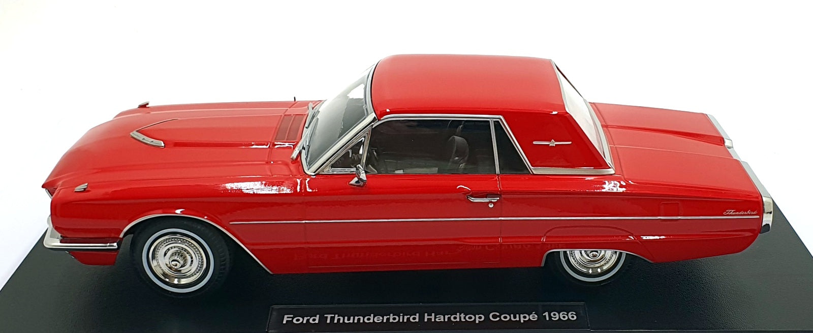 KK Scale 1/18 Scale KKDC181343 - 1966 Ford Thunderbird Hardtop Coupe - Red