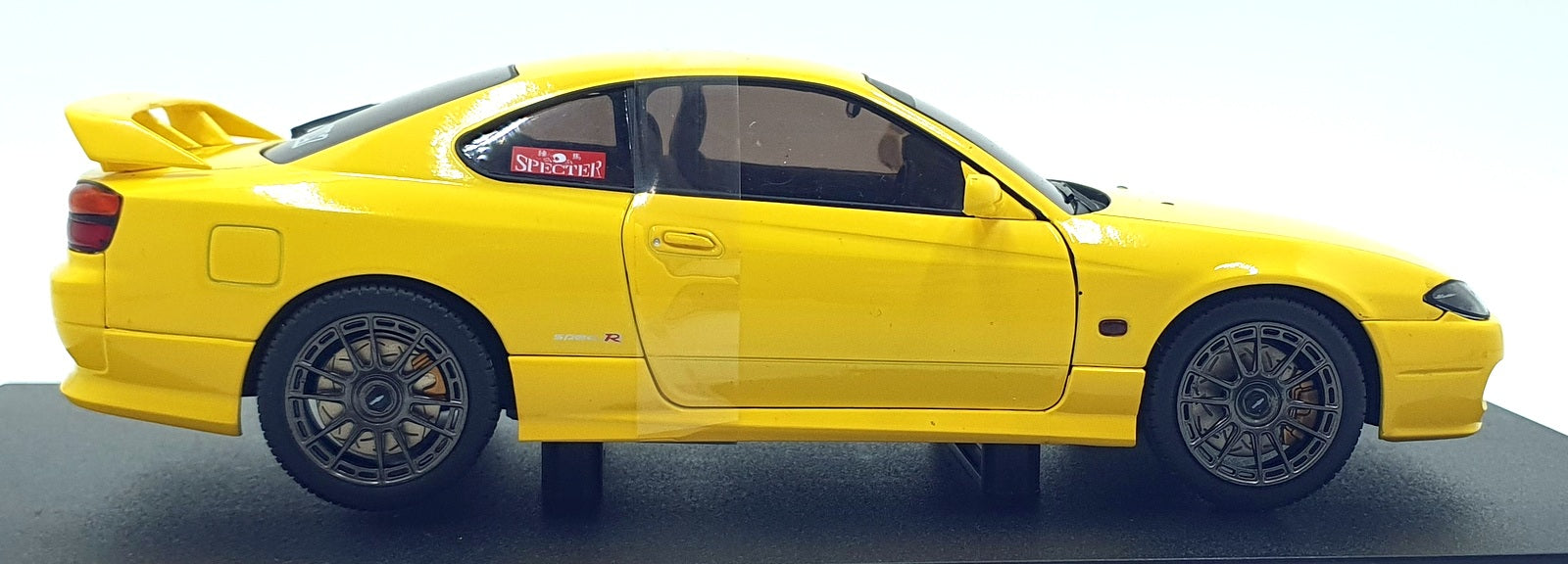 Solido 1/18 Scale S1812206 - 1999 Nissan Silvia S15 Spec R Aero - Yellow