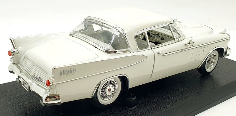 Anson 1/18 Scale Diecast 30384 - 1957 Studebaker Golden Hawk - White