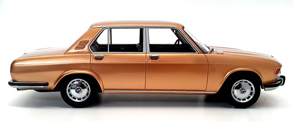 Best Of Show BOS Models 1/18 Scale BOS349 - BMW 2500 (E3) - Gold