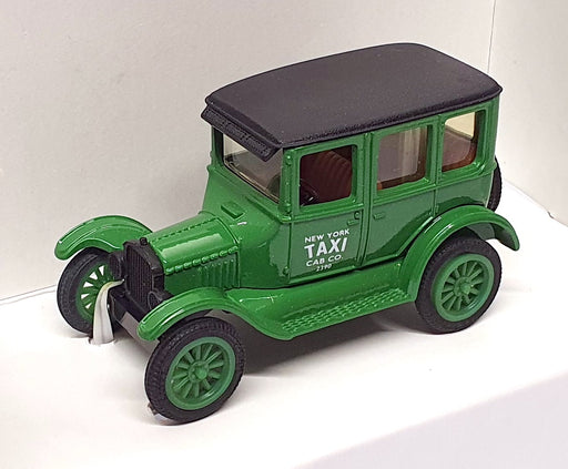 Ertl 1/43 Scale 2519 - 1923 Model T Ford Sedan New York Taxi - Green