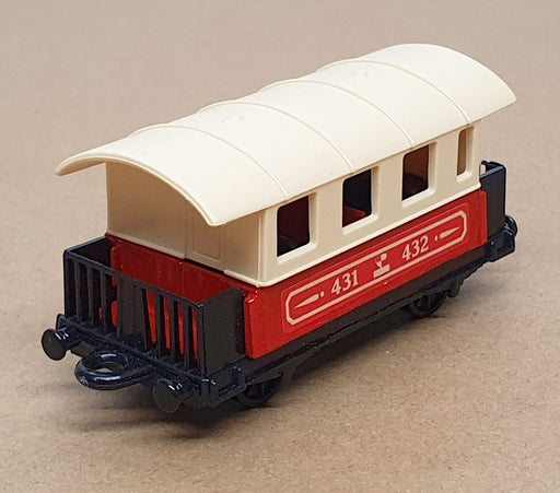Matchbox 75 Small Scale No. 44 - Passenger Coach - Cream/Red