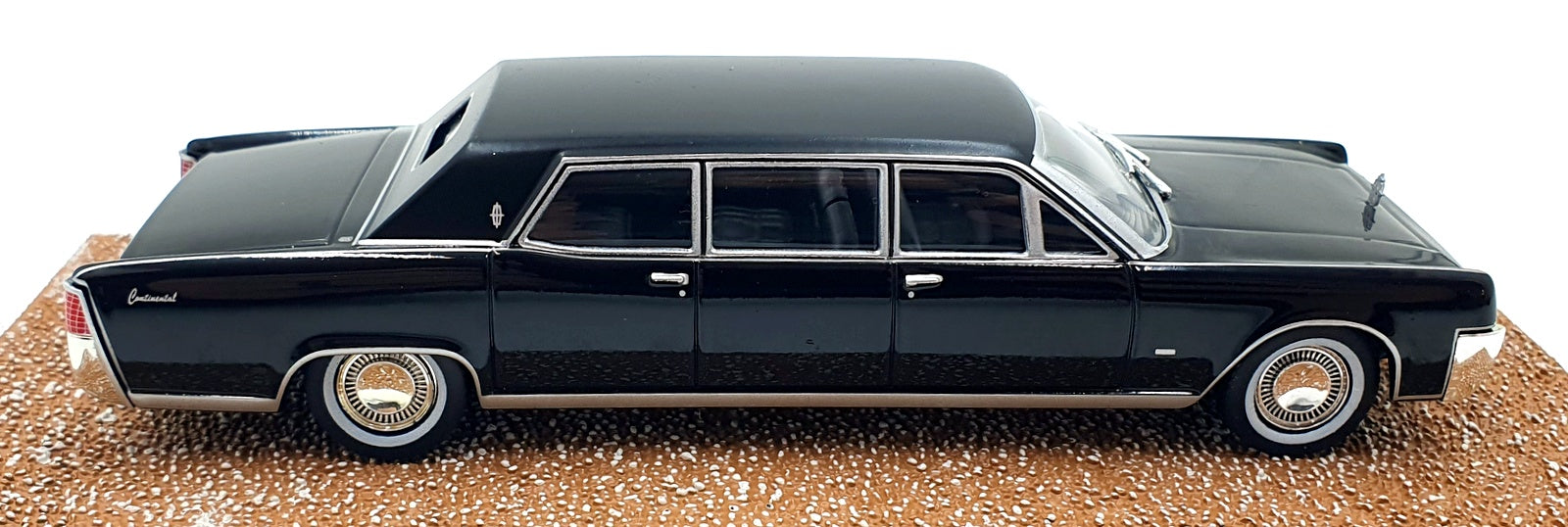 Fabbri 1/43 Scale 007 Bond Model Lincoln Cont Stretched Limousine Thunderball
