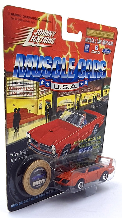 Johnny Lightning 1/64 Scale 200-140 - Muscle Cars USA 1970 Plymouth Superbird