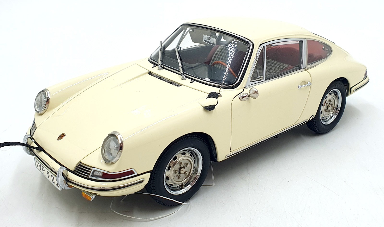CMC 1/18 Scale Diecast M-067C - Porsche 901 1964 Sportcoupe - White