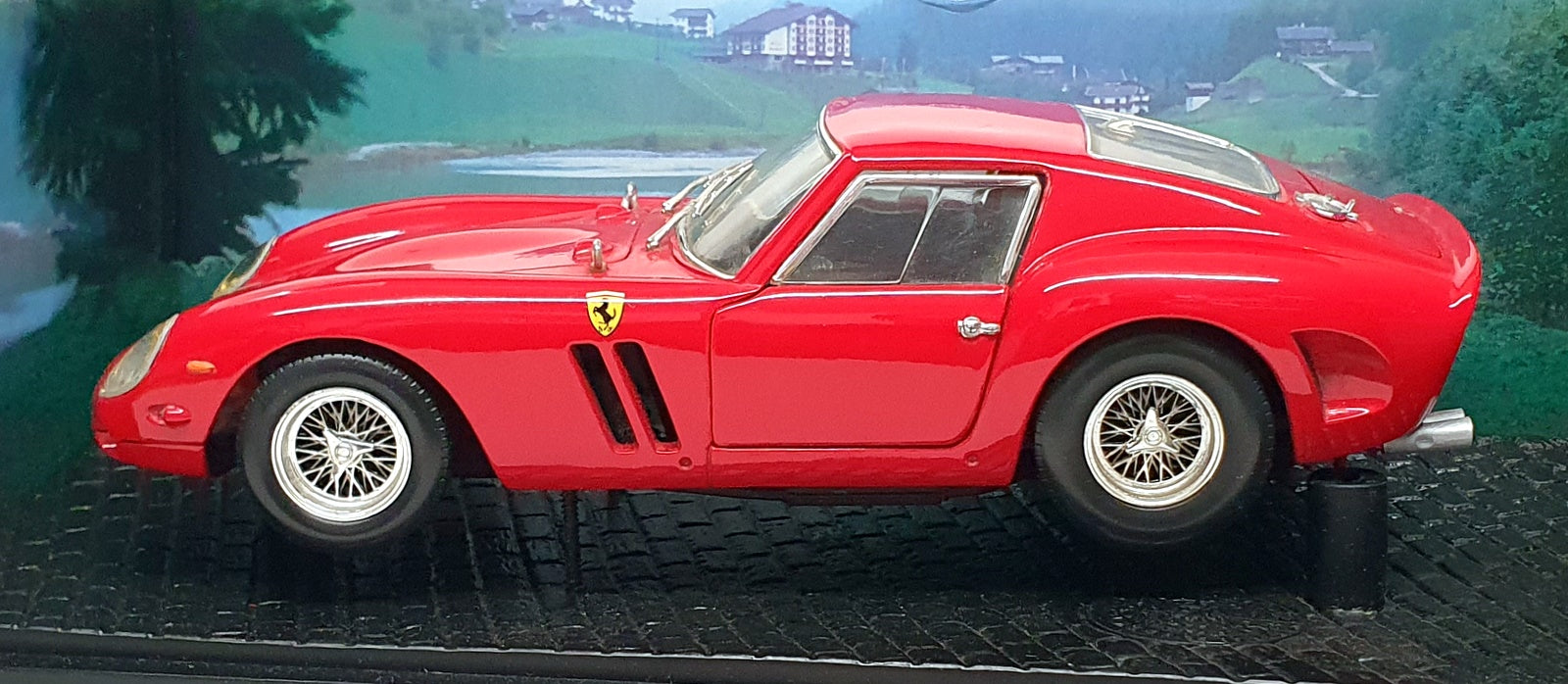 Hot Wheels 1/18 Scale Diecast 23912 - Ferrari 250 GTO - Rosso Red