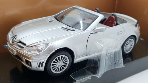 Motor Max 1/24 Scale Diecast 73200 - Mercedes-Benz SLK55 - Silver