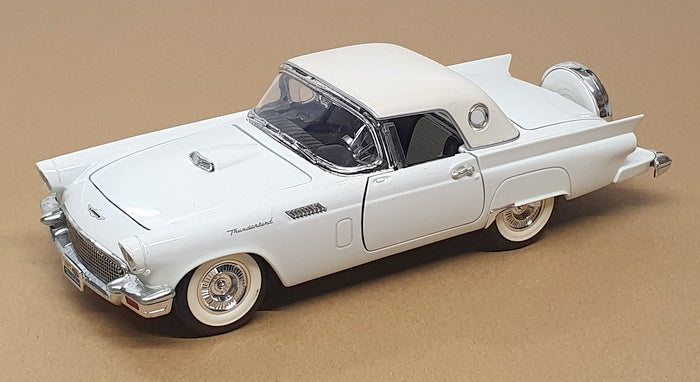Road Signature 1/18 Scale 2625V - 1957 Ford Thunderbird - White