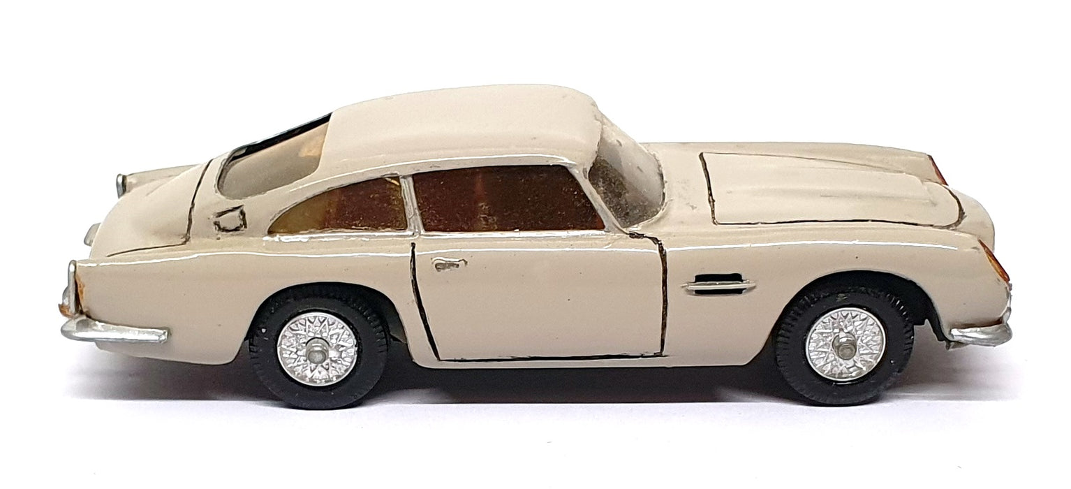 Airfix 1/32 Scale Built Kit AMDB5 - Aston Martin DB5 - Grey