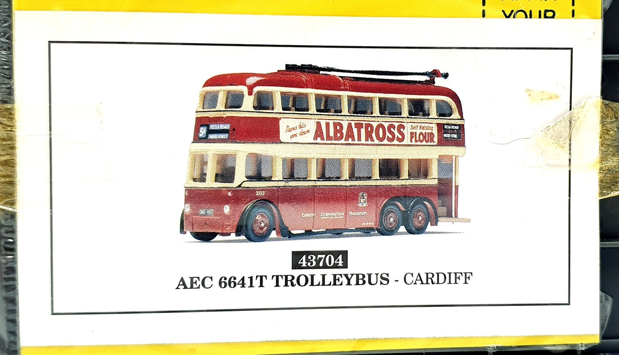 Corgi 1/76 Scale 43704 - AEC 6641T Trolleybus Cardiff R5A