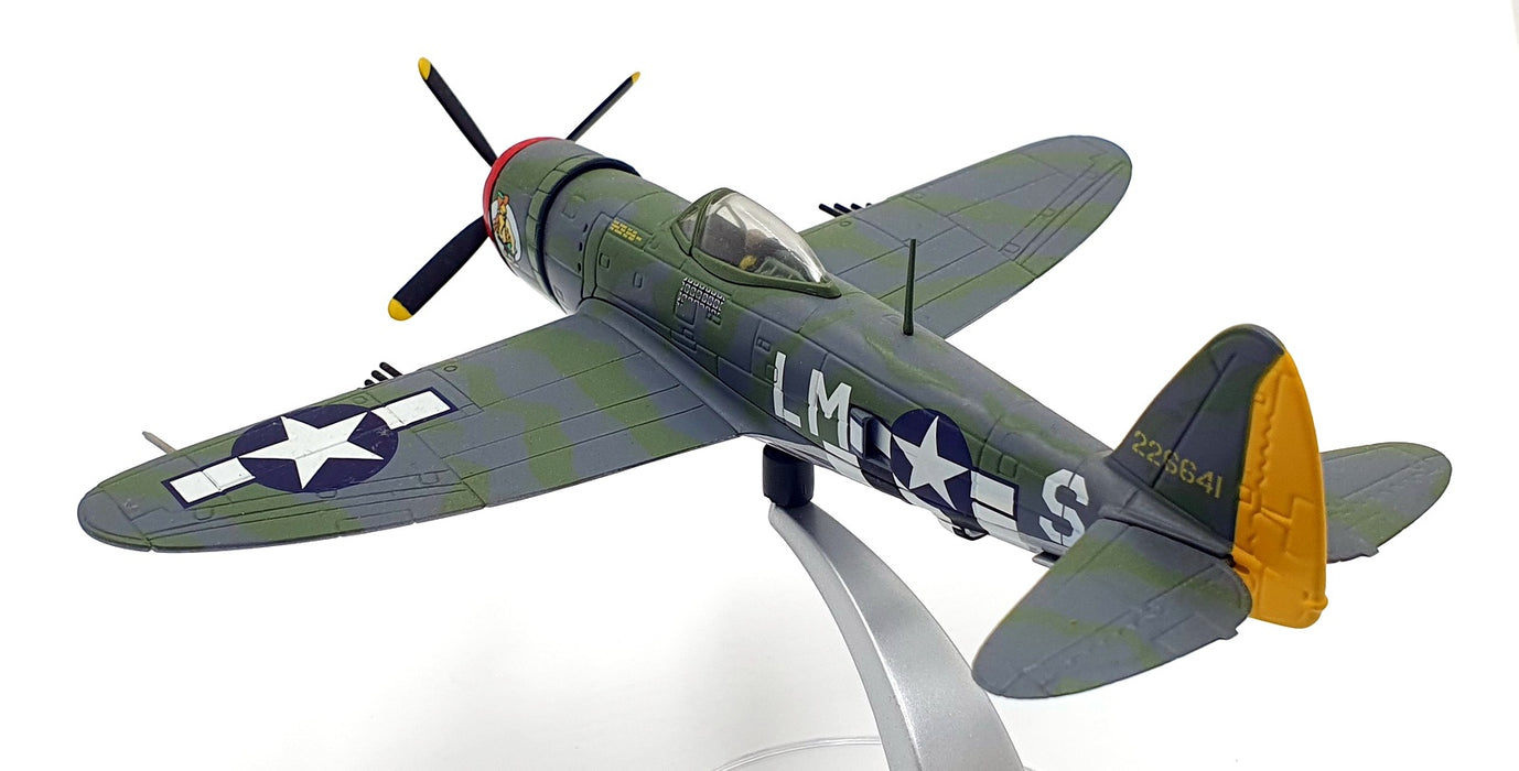 Corgi 1/72 Scale AA33801 - P-47D Thunderbolt 226641 Boxted Dec 1944