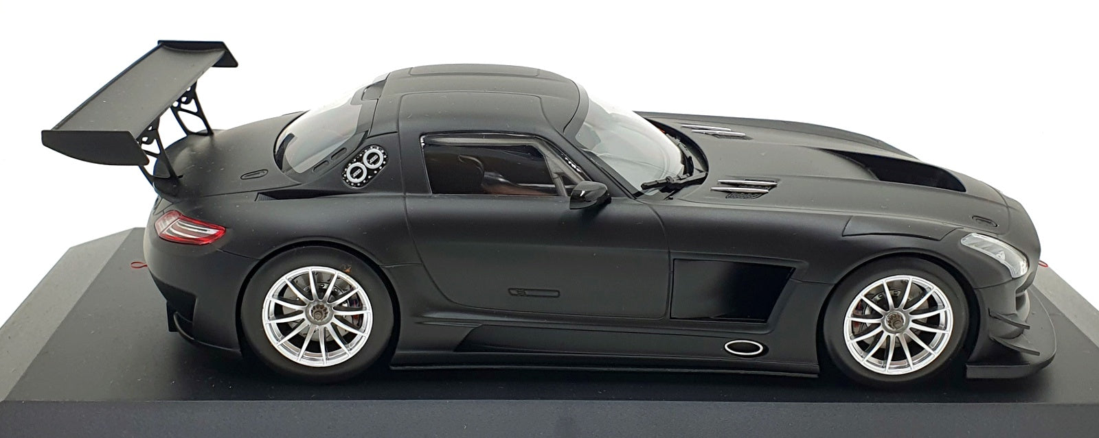 Minichamps 1/18 Scale 151 113101 - Mercedes-Benz SLS AMG GT3 Street 2011 Black