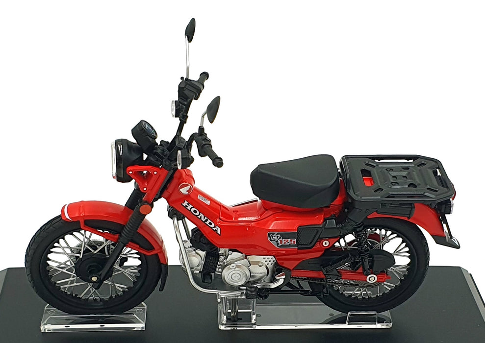 Aoshima 1/12 Scale 11223-4000 - Honda CT125 Motorbike - Red
