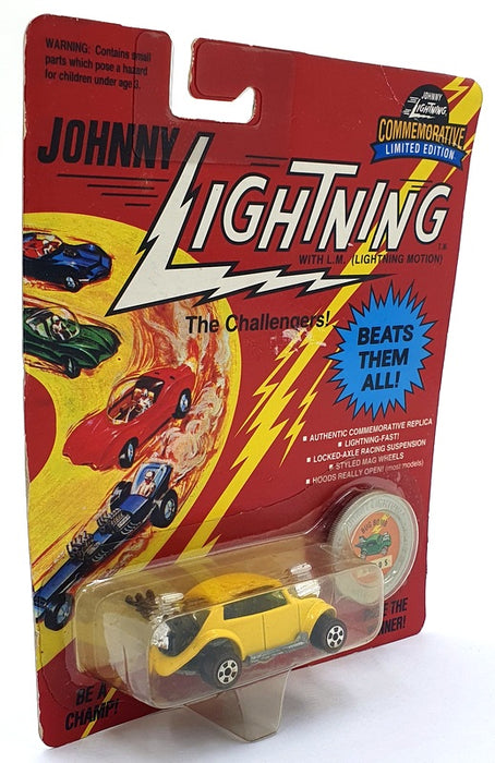 Johnny Lightning 1/64 Scale 100-120 - The Challengers VW Bug Bomb - Yellow