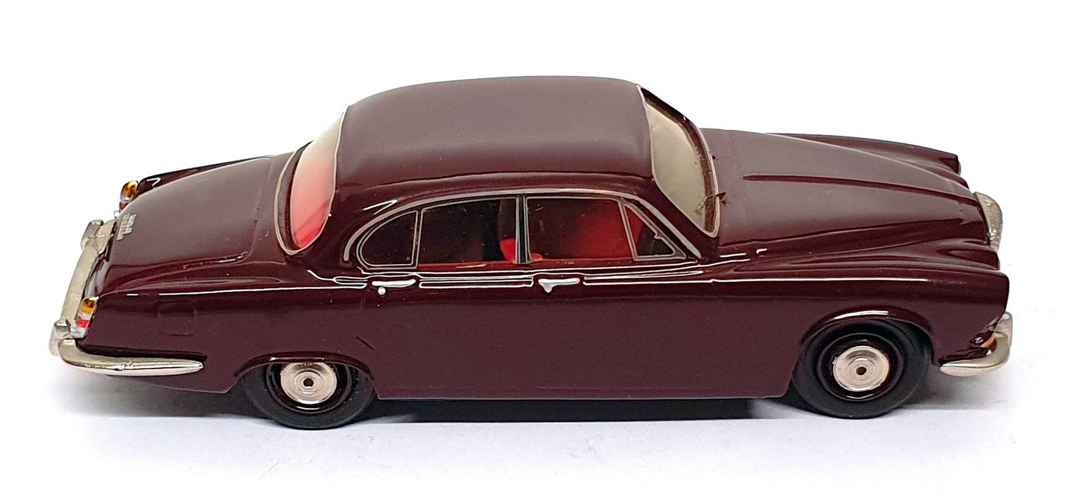 Conquest Models 1/43 Scale No. 102 - 1967 Daimler Sovereign - Claret