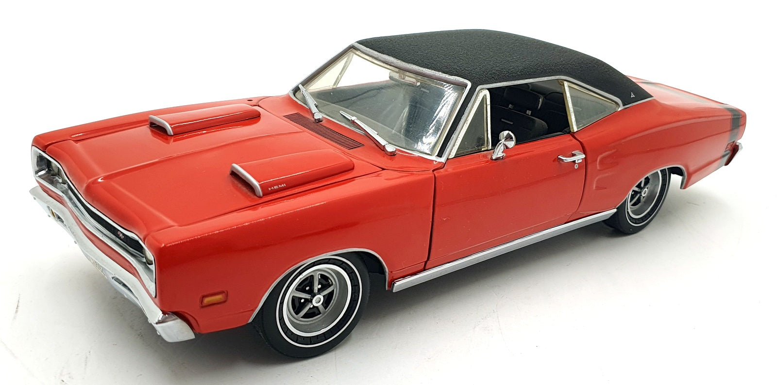 Ertl 1/18 Scale Diecast 32075 - 1969 Dodge Coronet R/T 426 Hemi - Red/Black