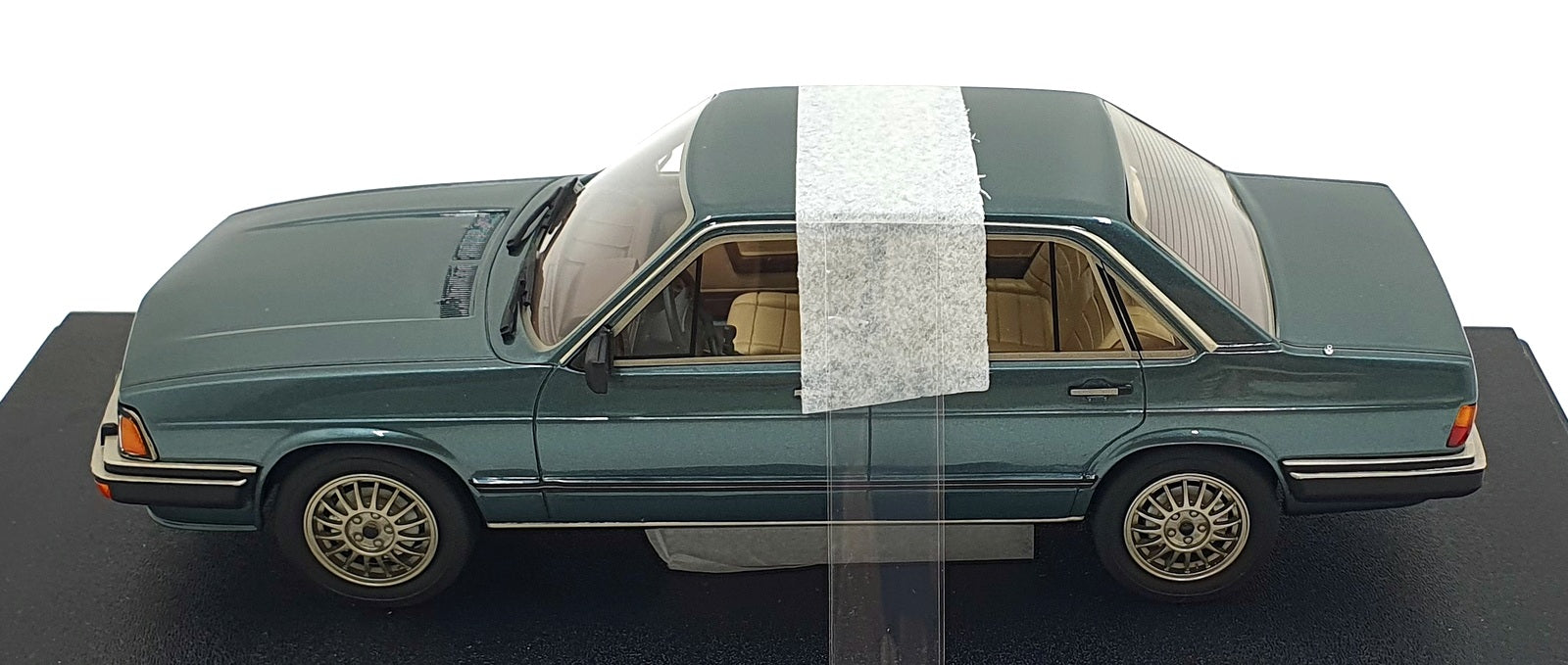 Cult 1/18 Scale Resin CML146-2 - 1980-82 Audi 200 5T Type 43 - Met. Green