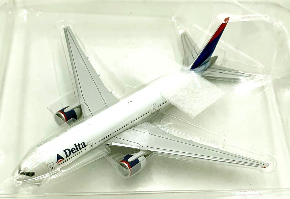 Gemini Jets 1/400 Scale GJDAL090 - Delta Boeing 777-200 Aircraft