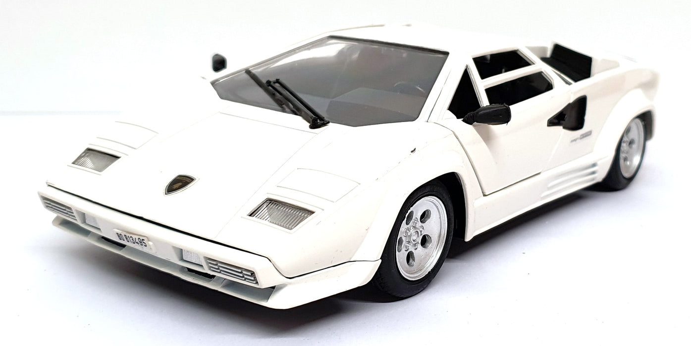 Polistil 1/16 Scale 016755 - Lamborghini Countach - White