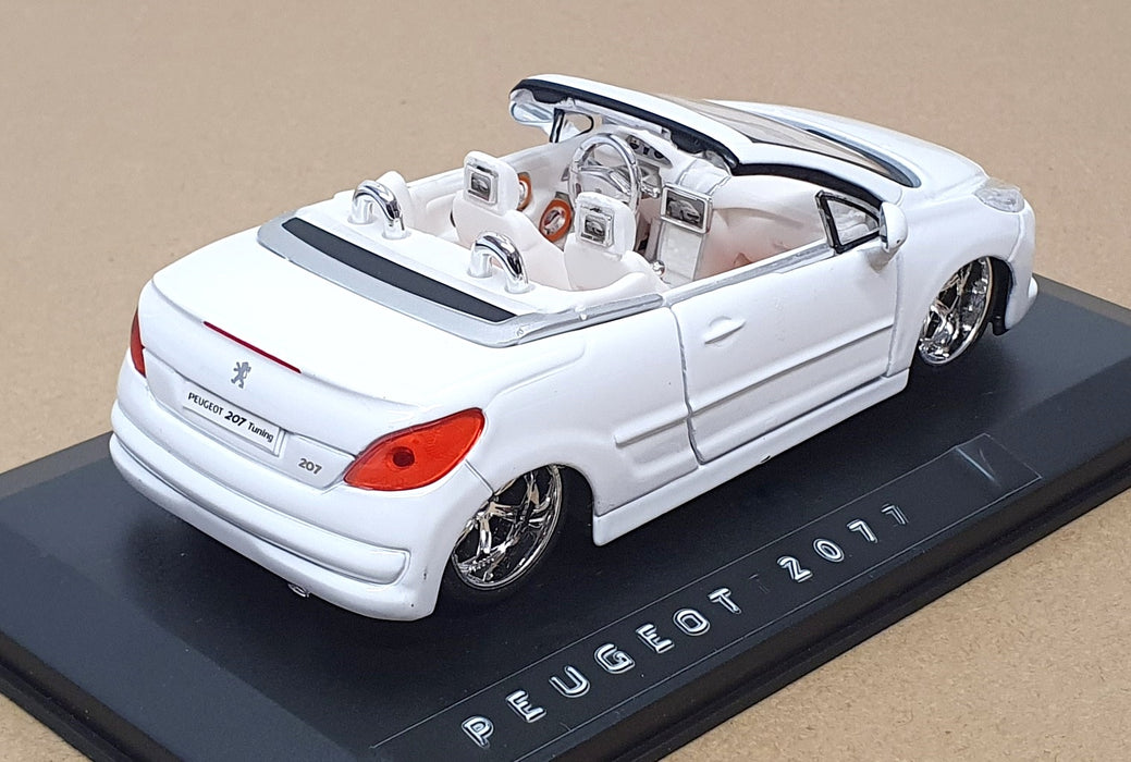 Burago 1/32 Scale Diecast 18-42000 - Peugeot 207 CC - White