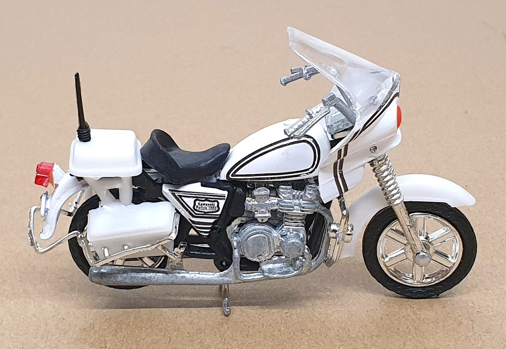 Speed Scenes Appx 9cm Long J62000 - Kawasaki 1000 Police Motorbike - White