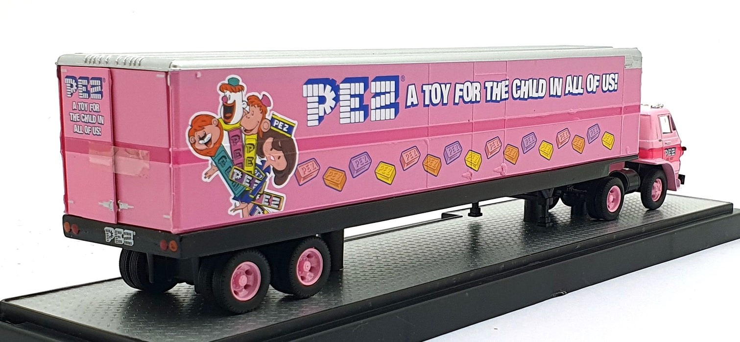 Castline M2 Machines 1/64 Scale S28 - 1969 Dodge L600 & 1960 VW Delivery Van