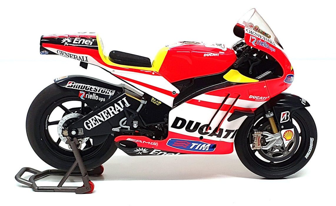 Minichamps 1/12 Scale 122 110846 - Ducati Desmosedici GP11 Unveiling V. Rossi