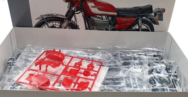 Hasegawa Kits 1/12 Scale 21756 - Suzuki GT380B 1972 - Red