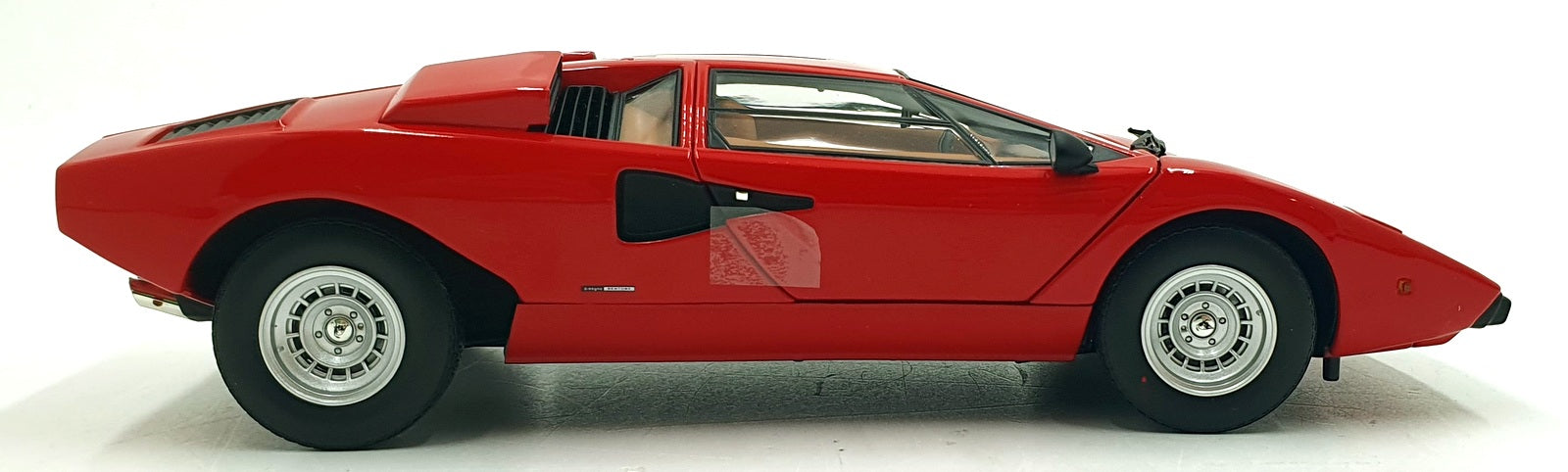 Kyosho 1/18 Scale Diecast KS08321RT - Lamborghini Countach LP 400 - Red