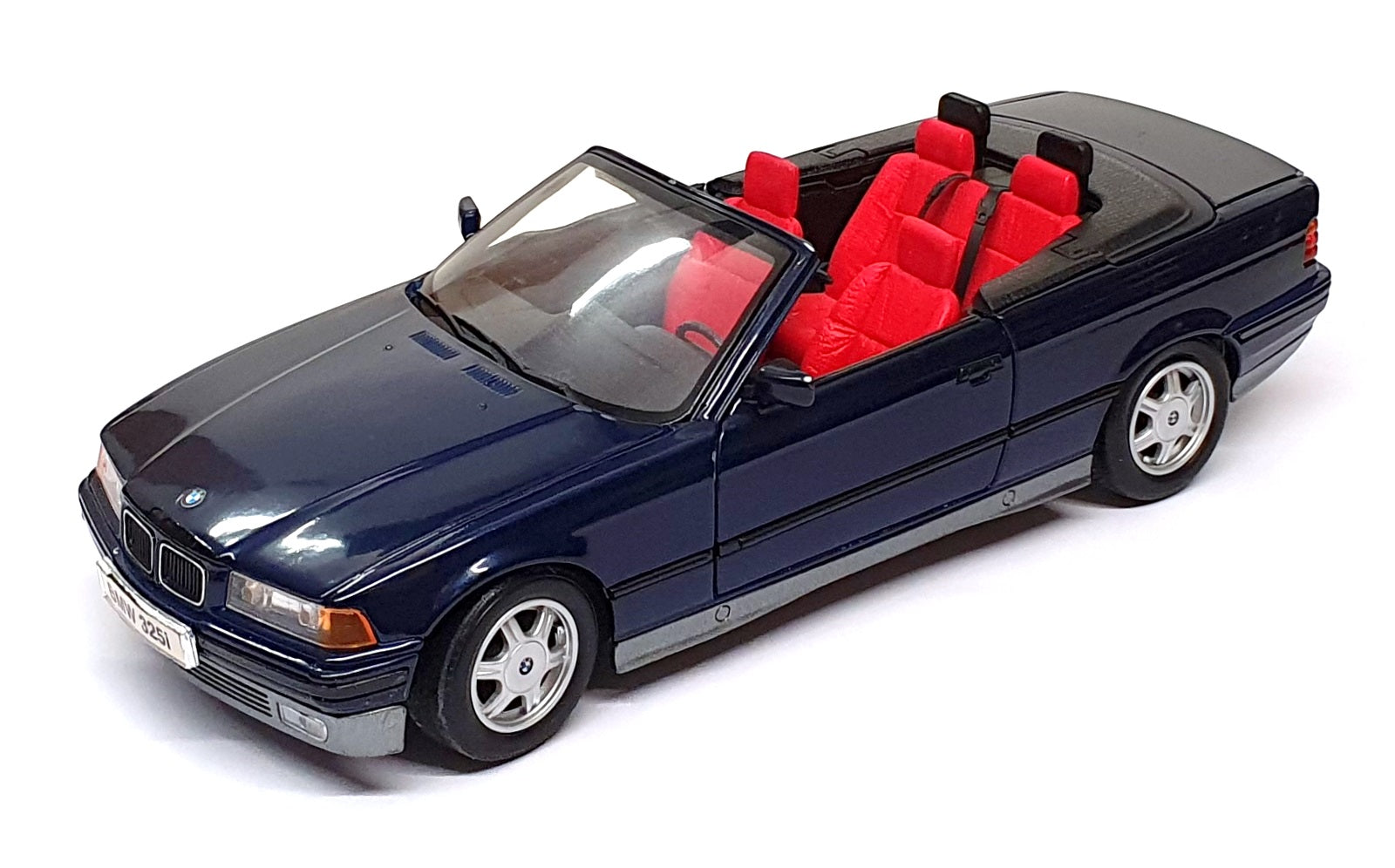 Maisto 1/18 Scale Diecast 26725E - 1993 BMW 325i Convertible - Dk. Blue