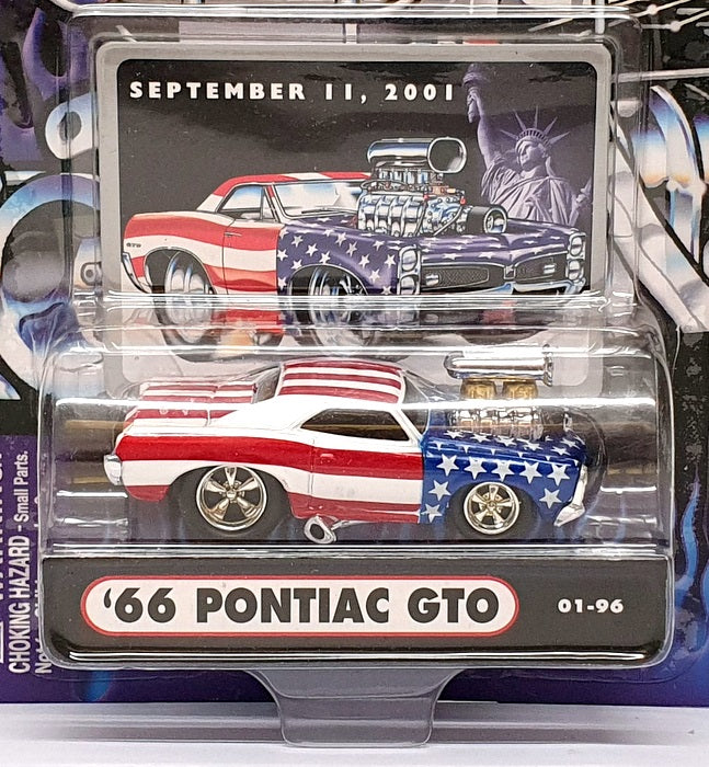 Muscle Machines 1/64 Scale 71151 01-96 - 1966 Pontiac GTO - Stars & Stripes