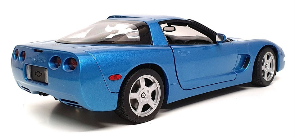 UT Models 1/18 Scale Diecast 19723S - 1998 Chevrolet Corvette - Blue