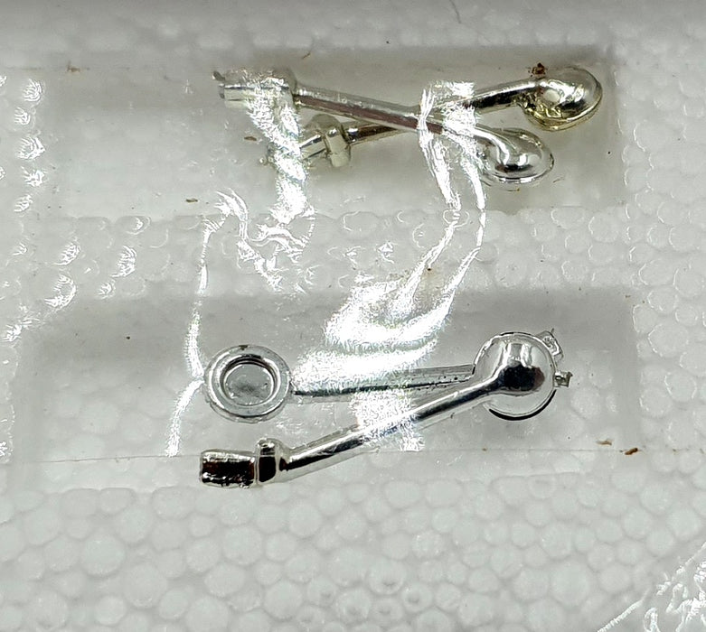 First Gear 1/34 Scale 19-1893 - 1955 Diamond-T Tow Truck - Mobil Gas