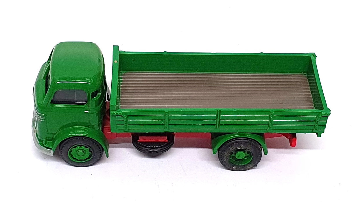 Bachmann Base Toys 1/76 Scale LC-02 - Commer Dropside Truck - Green