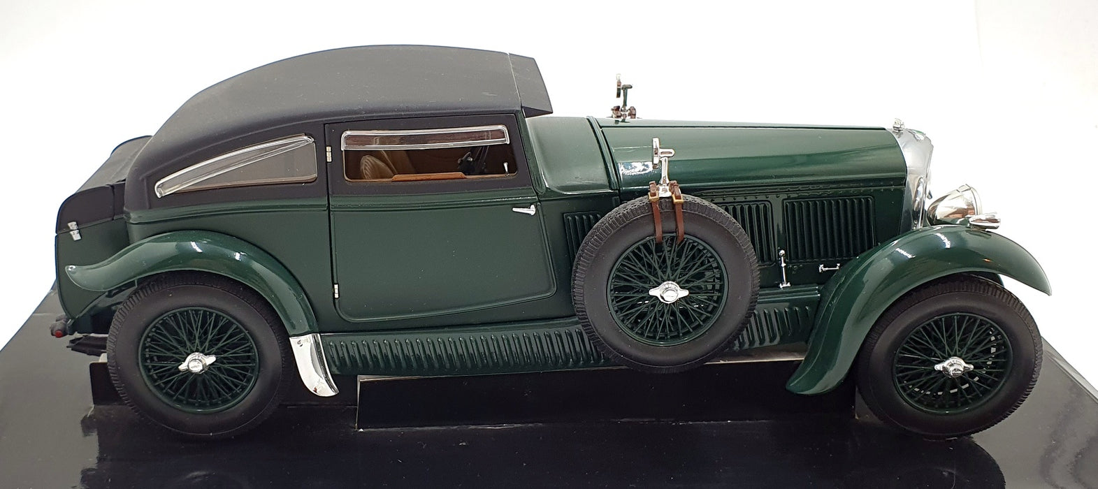 Minichamps 1/18 Scale 100 139520 1930 Bentley Speed 6 Gurney Nutting Blue Train