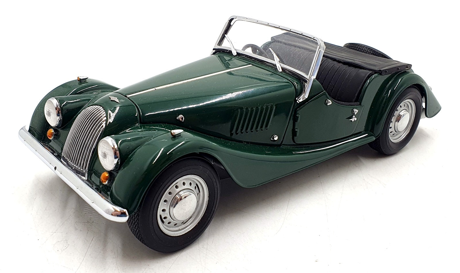 Kyosho 1/18 Scale Diecast DC18626P - Morgan 4/4 Series II - Green