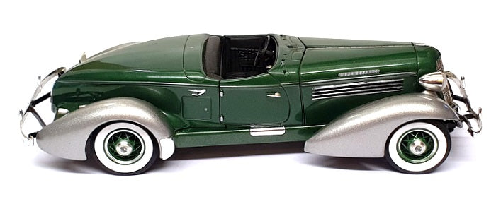Ertl 1/18 Scale 25625X - 1935 Auburn Boattail Speedster - Green/Silver