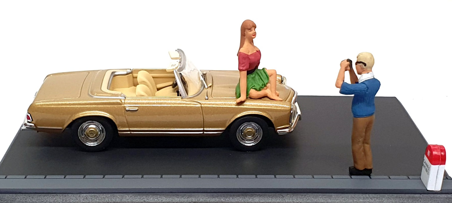 Altaya La Route Bleue 1/43 Scale DIR114 - Mercedes Benz Diorama - Gold