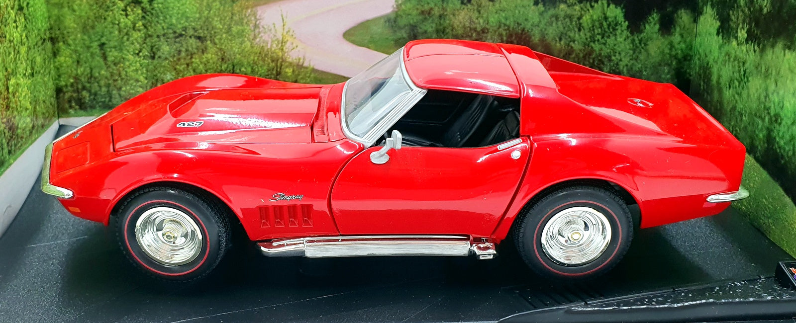 Hot Wheels 1/18 Scale Diecast 21355 Chevrolet Corvette C3 1969 427 Red