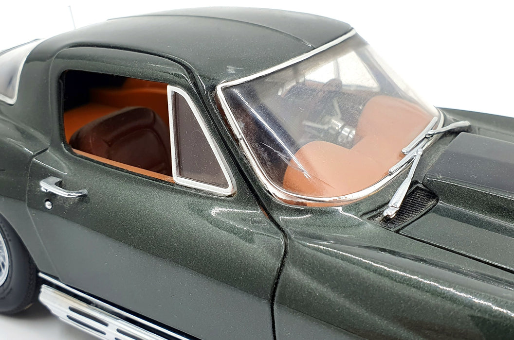 Exoto 1/18 Scale Diecast 12226L - Chevrolet Corvette Stingray - Green