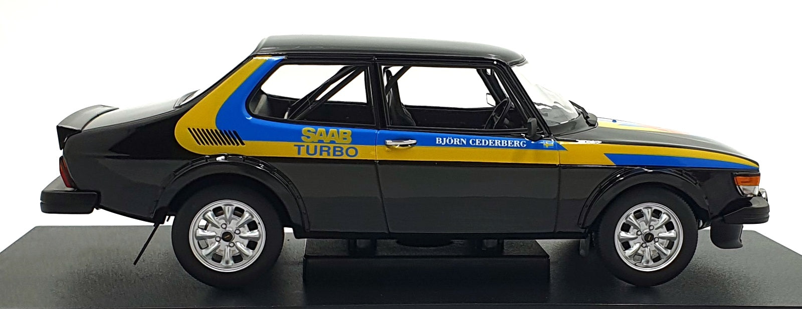 MCG 1/18 Scale Diecast MCG18442 - Saab 99 