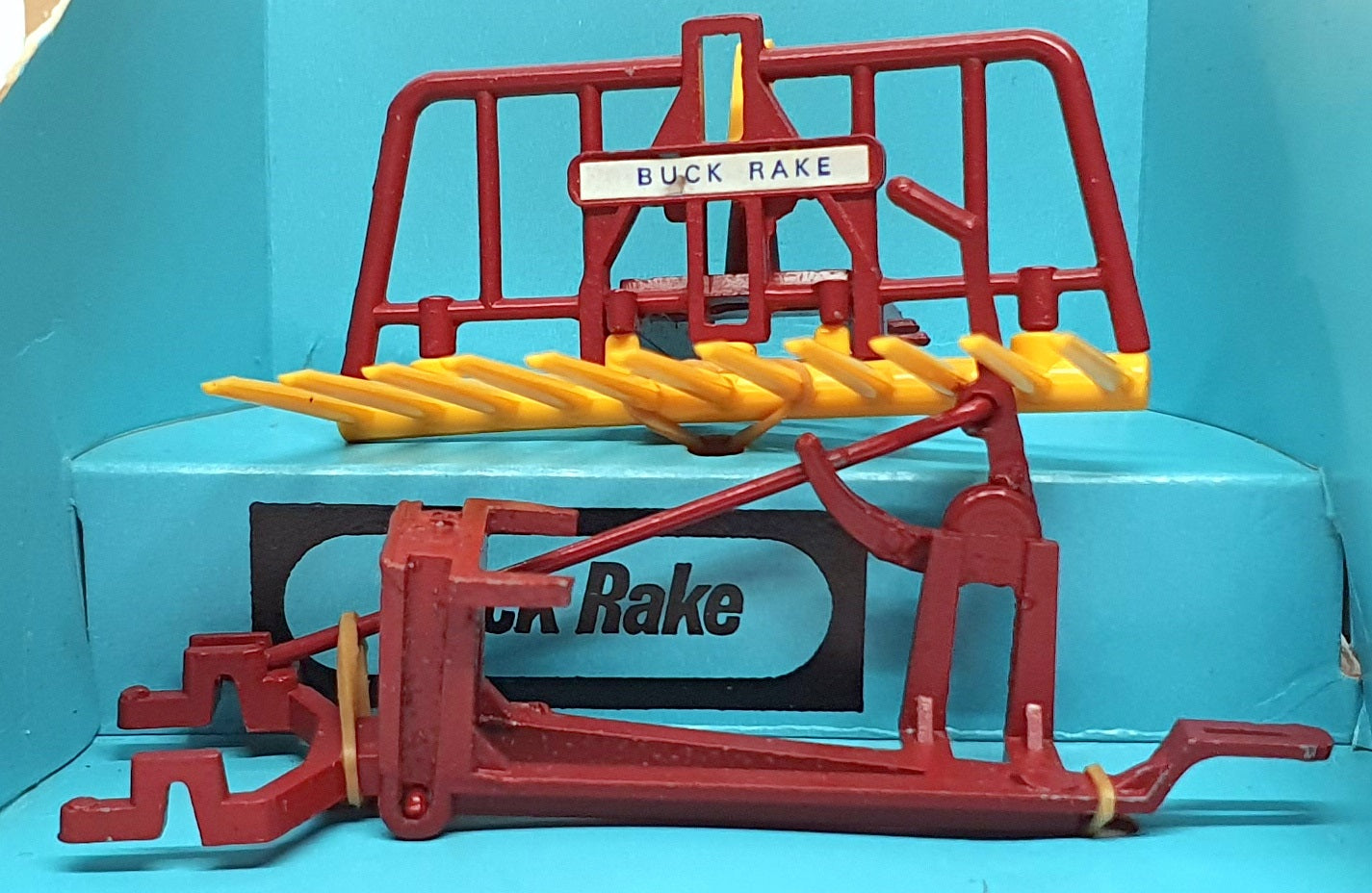 Britains Farm 1/32 Scale 9543 - Farm Implement Buck Rake - Brown/Yellow