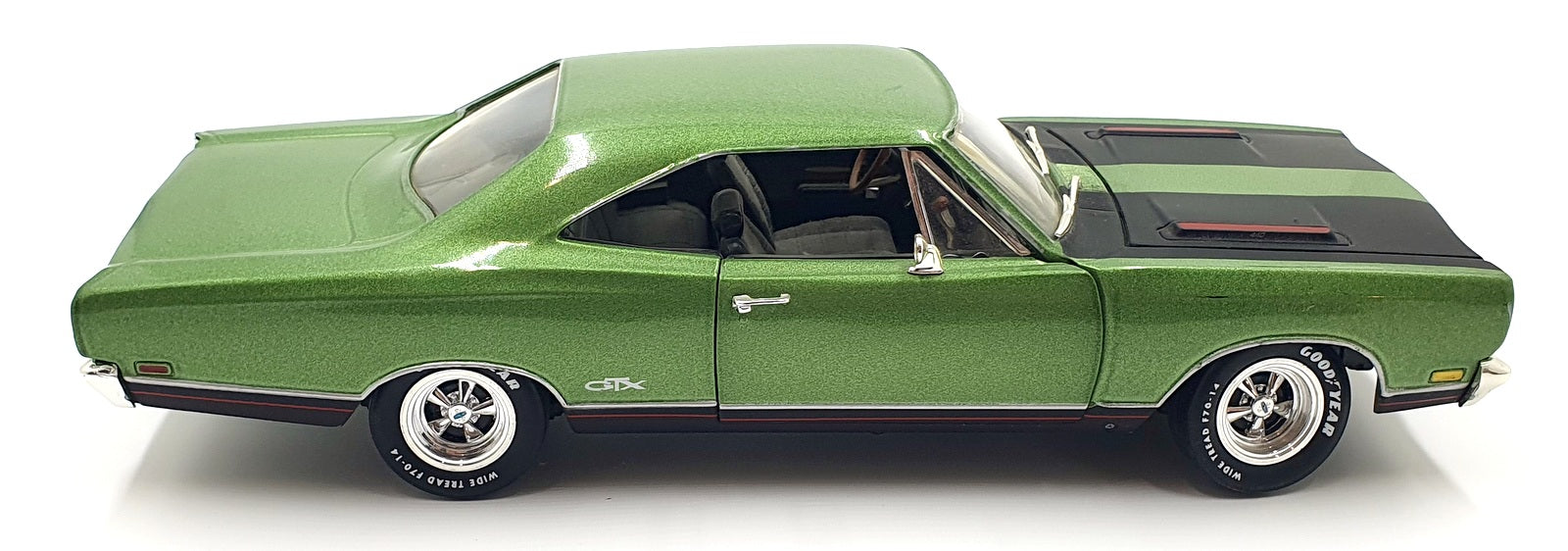 Ertl 1/18 Scale Diecast 14126F - 1969 Plymouth GTX 440 - Green/Black