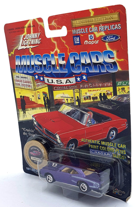 Johnny Lightning 1/64 Scale 200-100 - Muscle Cars USA 1970 Super Bee - Purple