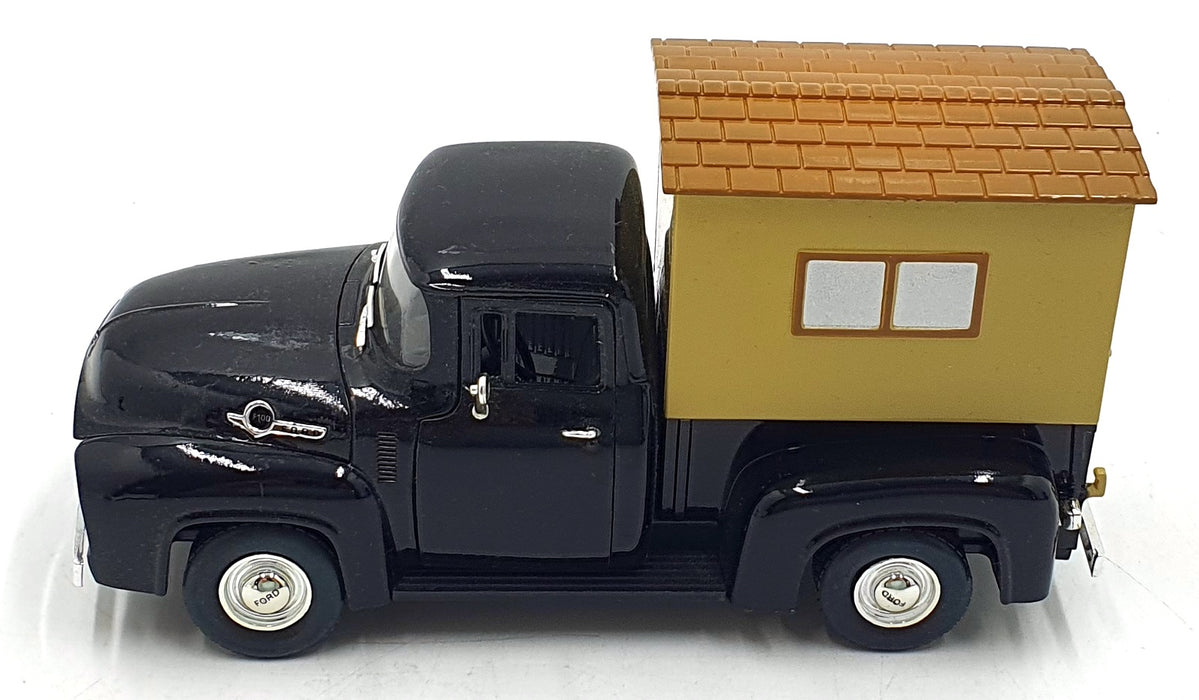 Signature 1/32 Scale VTY7 1953 Chevrolet Ice Cream Truck 1956 Ford Camper Truck