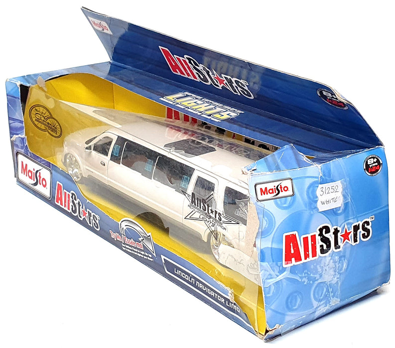Maisto 1/24 Scale Diecast 31252 - Lincoln Navigator Limo - White