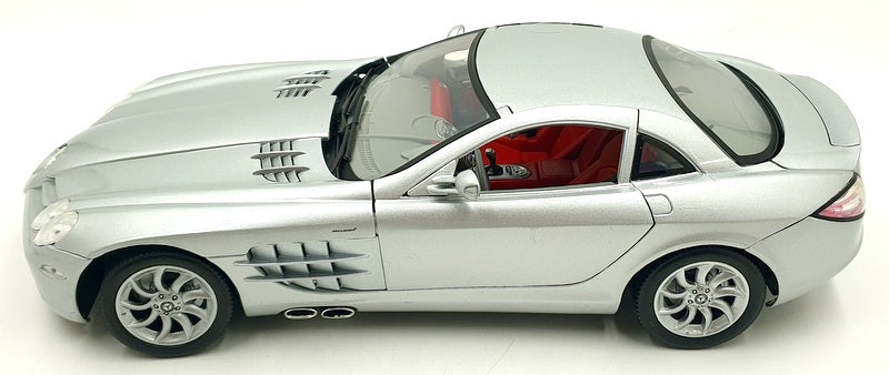 Motor Max 1/12 Scale Diecast 73004 - Mercedes Benz McLaren SLR Metallic Silver
